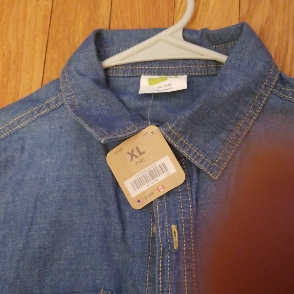 Blue jean button down long sleeved shirt - Picture 5 of 6